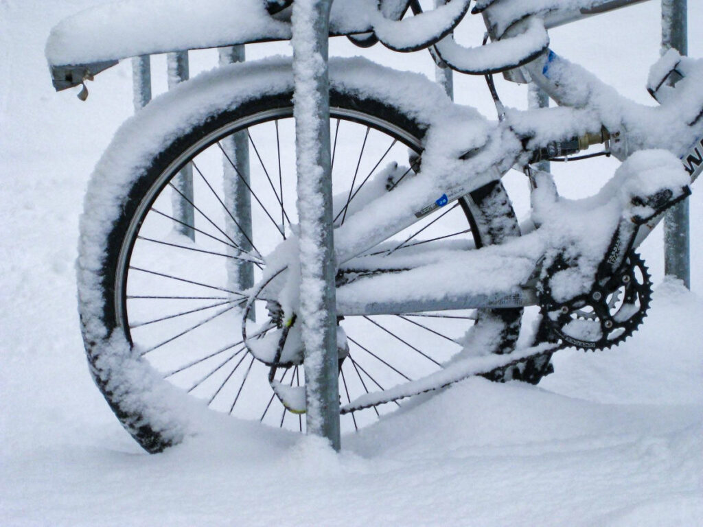 Fahrrad im Schnee
